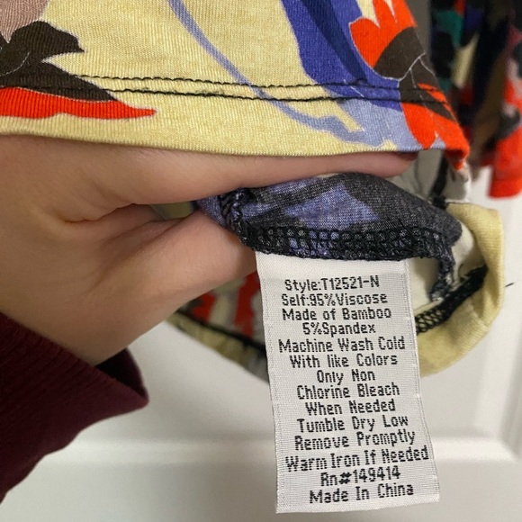 Johnny Was Marritt Favorite V Neck Long Sleeve Tee Shirt Top. Floral Print Soft - Picture 7 of 7